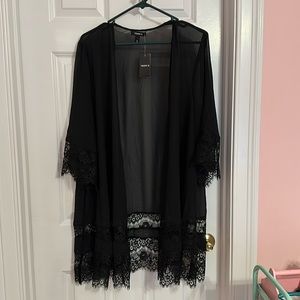 Can be dressed up or down, perfect for summer! Goes from beach to out to dinner